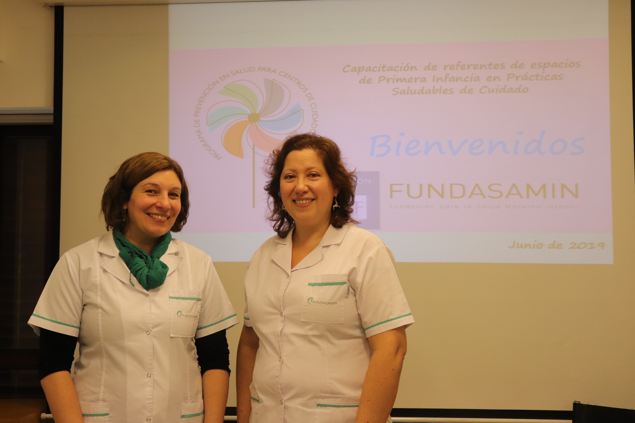 La Dra. María Elina Serra y la Lic. Rose Mari Soria, responsables de la capacitación.